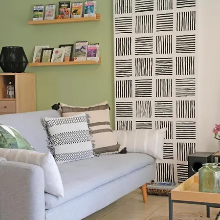 アパートホテル Oliva Homes 4*