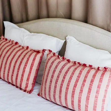 Oliva Homes Aparthotel Dhiyeliotika