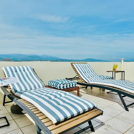 Oliva Homes 4* Dhiyellótika