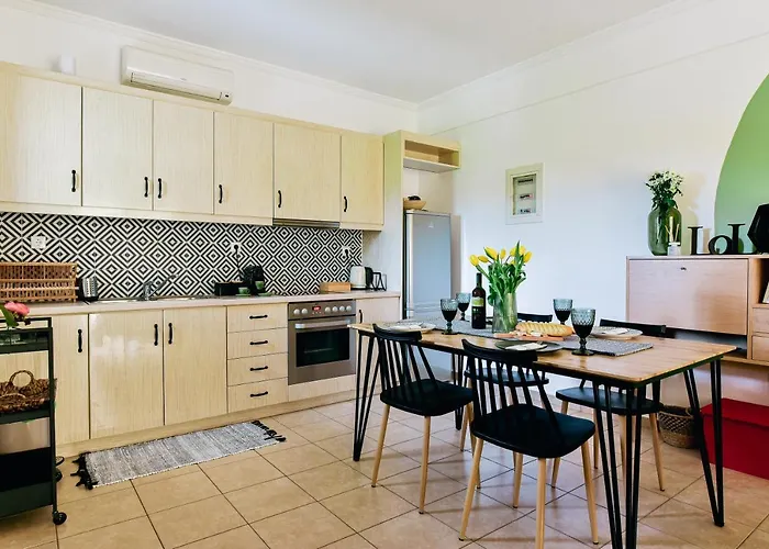 Oliva Homes Apart-hotel Dhiyeliotika